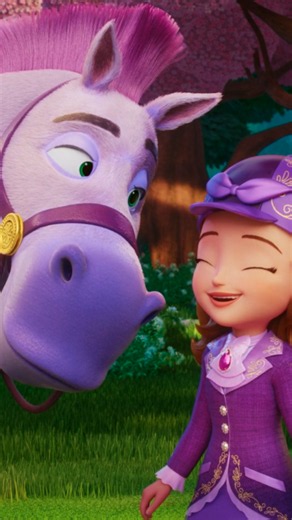 Sofia the First's Minimus: Feeding a Horse