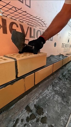 34K views · 262 reactions | 23.How To Lay Bricks tricks For Beginners Using a line cutting隣隣隣隣#brickhouse #bricks | Bricklayer | Facebook