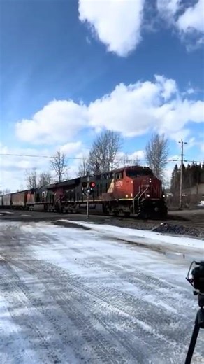 CN3076 and CN2987 leading a grain train from Prince Rupert