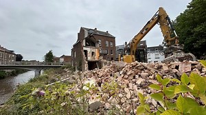 Après les inondations : à Verviers, début des démolitions d’une soixantaine d’habitations le long de la Vesdre - RTBF Actus