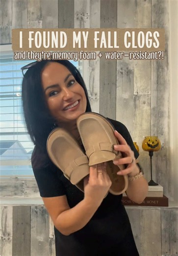 fall clogs with memory foam AND they’re water-resistant?! these are so comfy, I might have found my fall uniform 🤎 @projectcloudofficial #projectcloud #clogs #fallshoes #memoryfoamshoes #comfyshoes