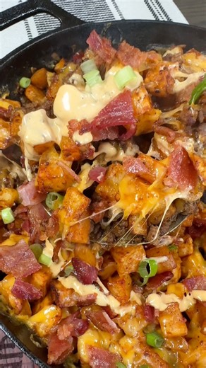 Cheeseburger Potato Skillet🤤🍔 | Cookinginthemidwest