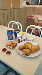 2.3K reactions · 17 shares | ឆ្លើយត្រូវបានញ៉ាំមាន់បំពង KFC រសជាតិថ្មី...