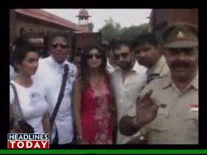 Shilpa visits Taj Mahal with beau