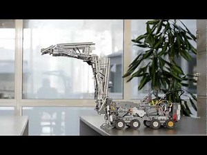 Bridge-building LEGO Robot