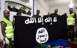 15 dead after police discover suicide vest factory days after bombing in Sri Lanka