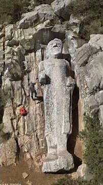 The Colossus of Naxos: The Unfinished Statue of Dionysus.