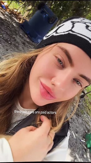 pink lips blue eyes | Avree DeBold