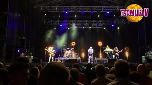 “Cenicienta” es otra de nuestras canciones emblemáticas que nunca falta en nuestros conciertos. | Formula V Oficial