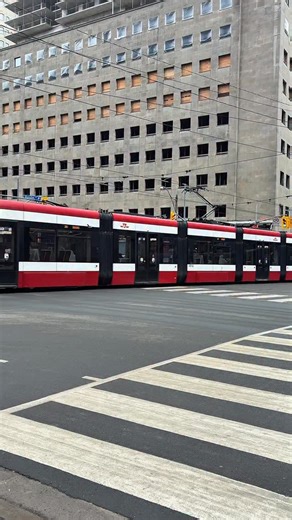 🏛️ The continent’s tallest heritage preservation effort is coming together in the heart of Downtown Toronto. This is The United BLDG, and it’s already rightfully turning heads. #Toronto #architecture #torontoarchitecture #torontoblogger #city | Urban Toronto