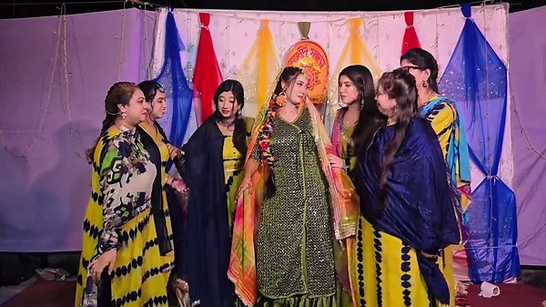 Surprise Mehendi Ceremony Dance from Loved Ones
