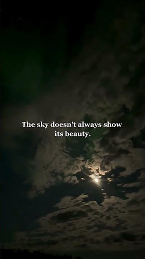 Aurora Hunting in Yellowknife | Book Your Winter Northern Lights Adventure Now!