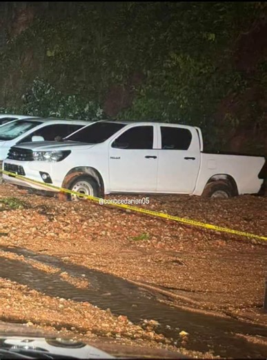 Conoce Darien 05 on Instagram: "🚨En desarrollo🚨 Desde el Puerto de Kimba (Quimba) en Darién, se reportan afectaciones por derrumbes y caidas de árboles."