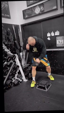 ZHILEI "BIG BANG" ZHANG PERFORMS A UNIQUE CATTLE BELL UPPERCUT DRILL