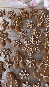 🎄 This gingerbread icing recipe is the best frosting for decorating gingerbread! I'm a huge fan of creating treats for every occasion! 🍪✨ Perfect for your holiday baking! Want to try it? Here's the recipe! https://homemadeheather.com/gingerbread-eggnog-icing-recipe/ | Homemade Heather