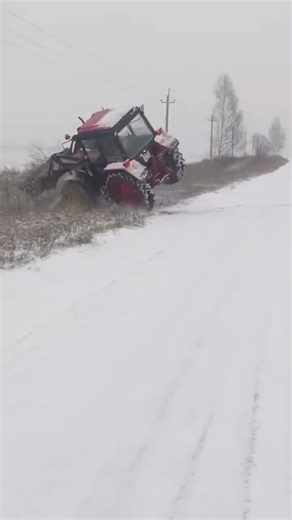 Playing silly buggers in the snow can end up deadly 🥶🥶#farmingtraditions #tractors #snow
