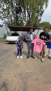 Warriors defender Teenage Hadebe has delivered the Inter Miami jersey worn by Lionel Messi in the November 23 match against FC Cincinatti, to Scottland president Pedzai 'Scott' Sakupwanya | Daily News