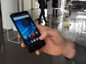 Motorola Unveils Newest Droid Phones