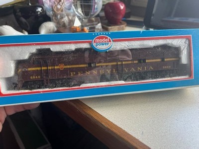 Model Power HO PRR EMD E-7A Powered Diesel Locomotive runs | eBay