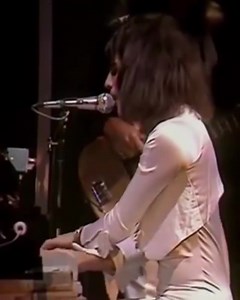 Bohemian Rhapsody -Live- (A Night At The Odeon - Hammersmith 1975) | I love Queen forever