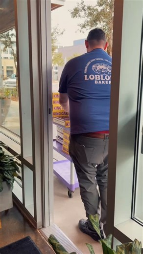 🚨 King Cakes have landed @emerson_provisions 🚨 Fresh from Loblolly Bakery and going FAST. Flavors in store: Mississippi Blueberry Cream Cheese, Deep South Praline, Loblolly Cream Cheese Classic, Lemon Dream, and Crescent City Cinnamon. Stop by @emerson_provisions to get yours before they’re gone!💚💜💛 | The District at Eastover