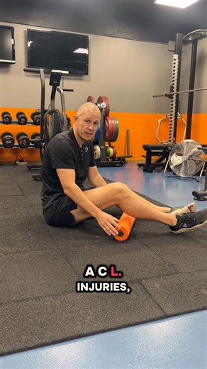Project Performance ACL Rehab – Early Stage Exercises🦵 If you’ve recently injured your knee or are recovering from ACL or MCL surgery, here are 2 simple exercises to help maintain muscle mass and mobility in the early stages of rehab. ⚠️ Important: *Always seek guidance from a medical professional* before starting any rehab work. Knowing exactly what you’re dealing with is crucial, guesswork can lead to setbacks or worsening the injury. The aim early on is to stay proactive without pushing too 
