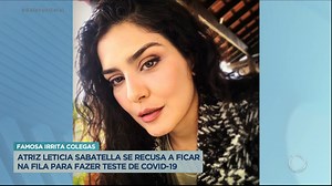 106K views · 1.2K reactions | A atriz Letícia Sabatella está dando trabalho para a produção de uma novela que está sendo gravada no Rio de Janeiro. Antes de entrar no estúdio para gravar, todos precisam fazer o teste da Covid-19, mas a atriz se recusa a ficar na fila! | Balanço Geral | Facebook