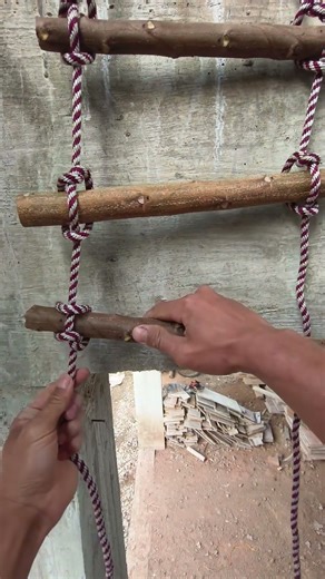 Outdoor rope ladder construction method - Hope it can be helpful to you