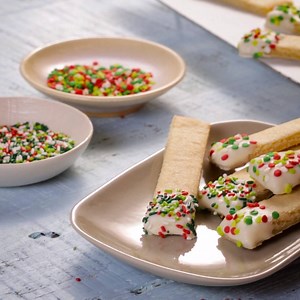 20K views · 256 reactions | Celebrate the halfway mark to Christmas with these delicious cookie sticks--a perfect treat any time of year. Easy Dipped Sugar Cookie Sticks recipe: https://www.pillsbury.com/recipes/easy-dipped-sugar-cookie-sticks/f07acf3c-e400-4cdd-9d70-cb4f5eb07956?utm_medium=social&utm_source=facebook&utm_campaign=06_2018_standard?mktgimp=PBRBGCOOKIE | Pillsbury | Facebook