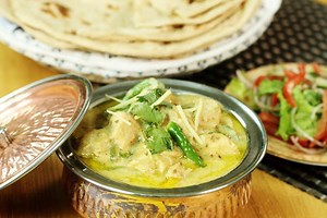 200K views · 2.3K shares | A scrumptious yet quick Reshmi Handi Recipe to try tonight! This is a finger licking dish and served in most of the famous restaurants in Pakistan. A must try. Complete Recipe: https://goo.gl/ooQwQU Download Mobile App: goo.gl/tXAXi4 #SooperChef #ChickenReshmiHandi | SuperChef | Facebook