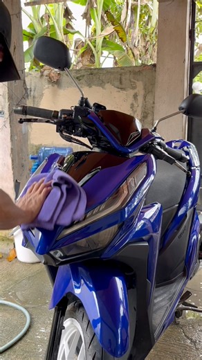 It’s officially Graphene Coating SZN 💎 Protect your fairings from scratches, watermarks, and fading — while keeping that deep mirror gloss 🤩 ✅ Long-lasting protection ✅ Ultra slick finish #PainthubCebu #GrapheneCoating #GawangPaintHub | Painthub - Talamban, CEBU City