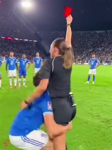 Beautiful Moments between Players and Female Referees#foryou #fyp #soccer #football #player