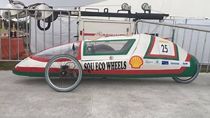 WATCH: Energy-efficient car made by SQU students hit the Manila track! #OmanPride | Times of Oman