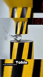 8.2K views · 4.5K reactions | Kapička prince Ruperta vs. hydraulický lis #fyzika #experiment #věda #sklo #hydraulickýlis #historie #vesmírnéfakty | Kosmo Fakta | Facebook