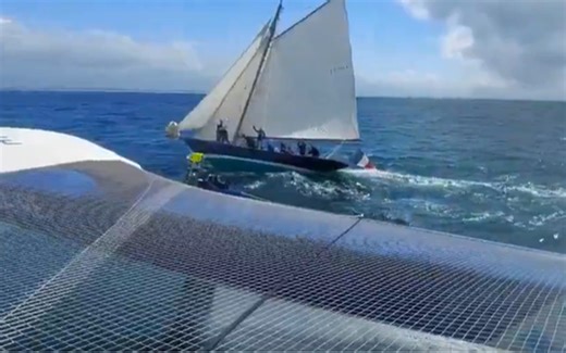 Quand un Ultime volant double Pen Duick à plus de 30 nœuds ! | Le Télégramme