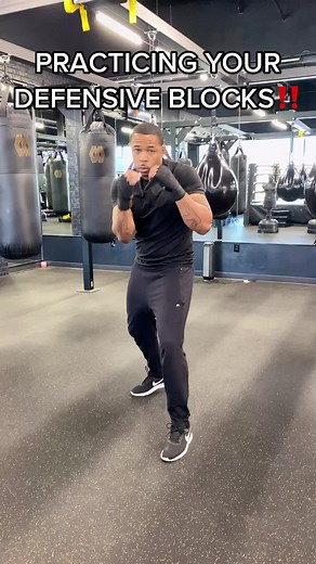 Combos to help enhance your blocking skills🔥💪🏾 #boxing🥊 #boxingfans #boxingtraining #boxingcoach #fighter #finessefitness #motivation #mittwork #tmt #workout #combos Mitt Work➡️ @bamtheunderdog