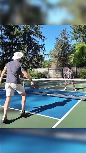 How Pickleball Pros Master Hand Battles