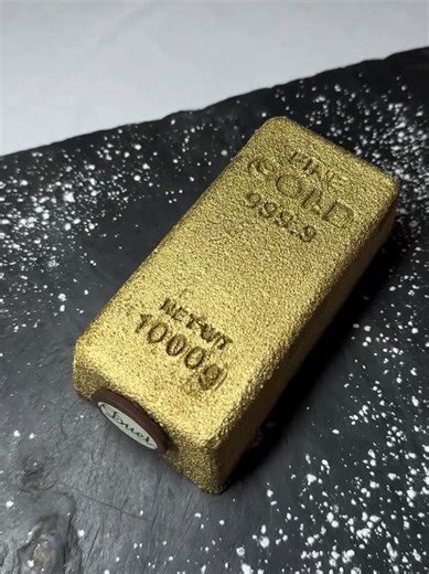 Discover Our Gold Bar Chocolate Dessert at Duet