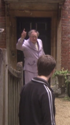 Dumbledore better throw in some crystallised pineapple for good measure #BehindTheScenes | Harry Potter