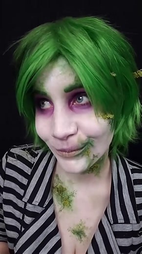 Who wants to be my Lydia Deetz