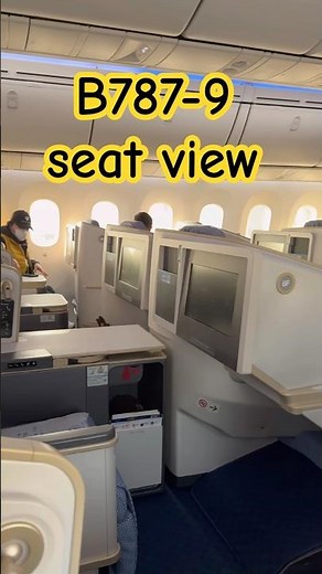 Boeing 787-9 business class seat space view #airplane #aviation #plane #boeing #travel #airport #usa