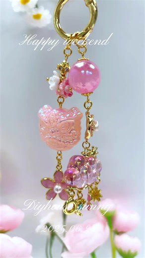 DIY Beaded Phone Keychain Tutorial for Unique Gifts