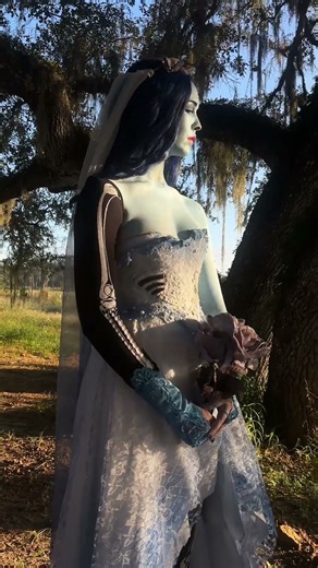 In love with this corpse bride costume! Thrifted my dream cosplay from the corpse bride! #sewing