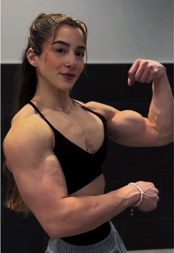 Ruby Rivera 💪🏻💪🏻😍😍💪🏻💪🏻 #femalebodybuilder #bodybuilding #musclemommy #fyp #CapCut