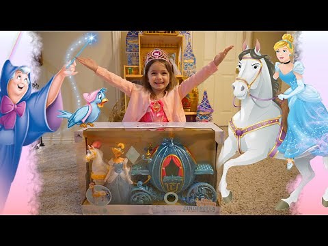 Disney Cinderella & Carriage Deluxe Playset Opening and Review