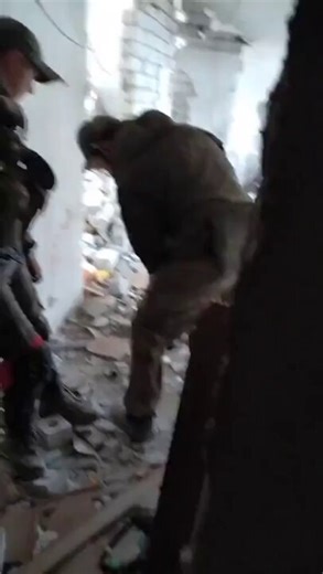 Ah yes, Russian soldier pathetically spraying 20mm towards 🇺🇦 positios, only for Ukrainians to comically respond with devastating 120mm!