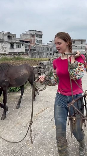 37K views · 1.6K reactions | ‍ ‍ ‍ ‍ ‍ #FarmerGirls #WomenlnAg #FarmHer #GirlPower #RuralLife #WomenWhoFarm #FarmLife #Agriculture #FarmersOflnstagram #WomenInAgriculture #FarmStrong #CountryLiving #FarmStyle #FemaleFarmers #AgWomen #FarmChic #FarmToTable #GirlsWhoFarm #FarmHustle #Country | Farmer girl | Facebook