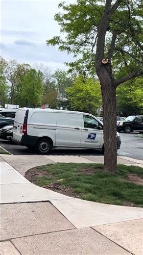 Post Office Mail Van And Sirens 5/2/26
