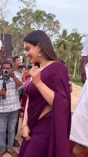 Honey Rose: A Bollywood Star's Journey