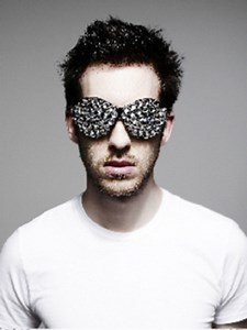 CALVIN HARRIS VIDEO FOR THE #1 SINGLE “IM NOT ALONE”